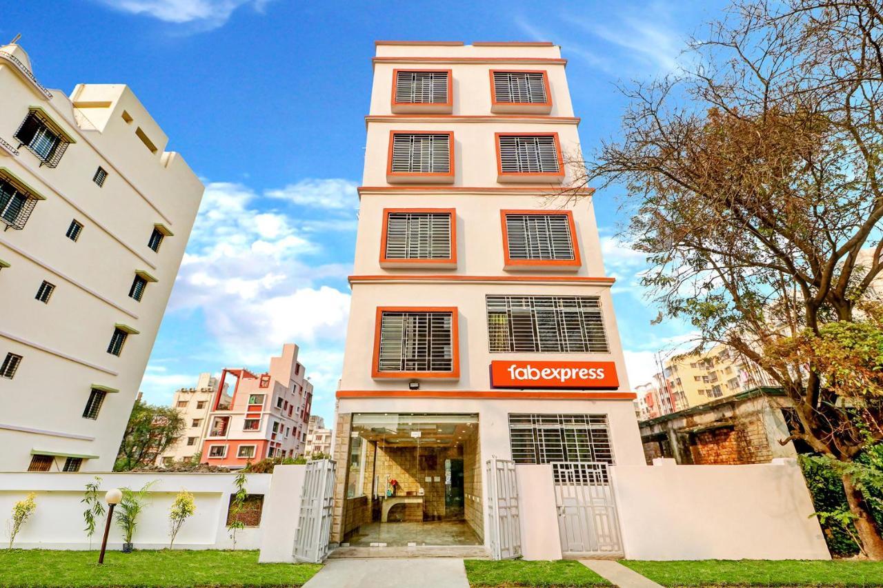 Fabexpress Step Inn - Nr Biswa Bangla Gate Calcutta Eksteriør billede
